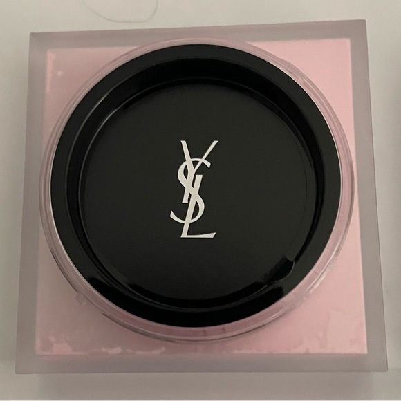 Yves Saint Laurent All Hours Hyper Blur Soft-Focus Loose Powder in “04-Lavender” - Picture 3 of 4